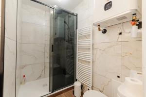 Appartements BaliRhone - Spa prive & balcon avec vue : photos des chambres