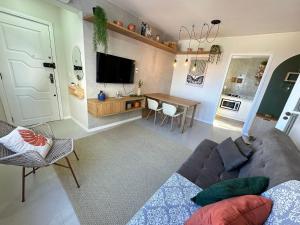 AA74 Apto moderno e mobiliado no Centro de Floripa