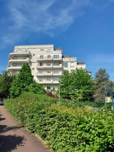 Appartements Elegant apt avec vue Tour Eiffel & parking prive : photos des chambres