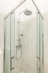 Apartament Warszawski Sznyt