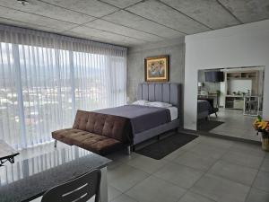 Urban Breeze iFreses, 10th floor! AC, TV and Pool