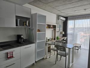 Urban Breeze iFreses, 10th floor! AC, TV and Pool