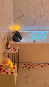 Jacuzzi Bliss by the Motława