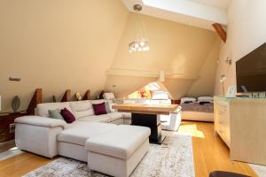 Anna Penthouse