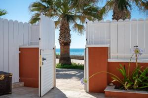 AT148 Frente la playa, jardín privado, vistas mar