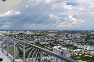 Waterfront 1BR w Bay ViewsBalcony Full Kitchen