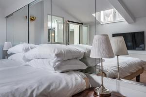 Duomo3-Skylight-IdroPool-Private-Cinema-FreePark