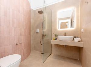 Livinn Acropolis View