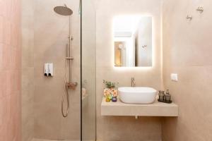 Livinn Acropolis View