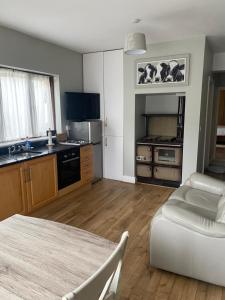 Careys Bar & Farmhouse Kilkenny Border