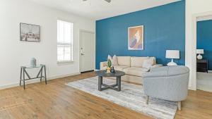 Landing at Home at Waller - Waller