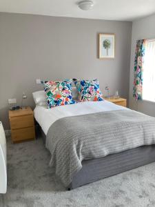 Ludford View, riverside cottage in Ludlow with private parking - 4-star hotels in Ludlow