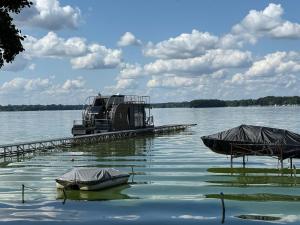 WOHLFÜHLBOOT Hausboot - Festlieger in der Marina Zaue am Schwielochsee - incl Stand Up Board