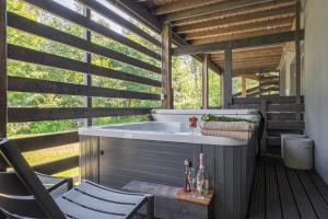 Villa Kultaranta B - Comfy Cabin Retreat in Tahko with Hot Tub & Sauna