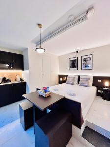 Garden & Grace- Jacuzzi, BBQ & Parking