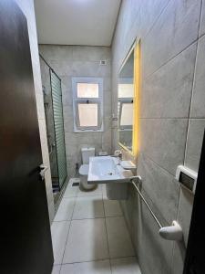 Modern Furnished Apartment Mazarine North Coast