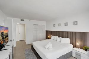 Oceanfront condo beach service 411