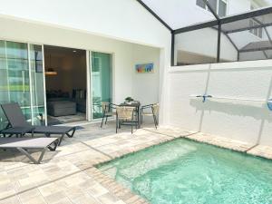 TR17328SB - Stylish 4BR - Private Pool - Sleeps 10