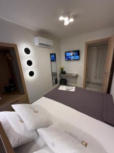 Hellenikon Suites Malama