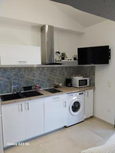 Maisons d'hotes Studio avec terrasse independant en villa : photos des chambres