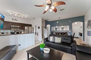 4BR Sleeps 8 Pool Games & More