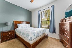 4BR Sleeps 8 Pool Games & More