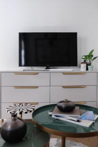 Stylish City Suite, Balcony, Augarten & Center