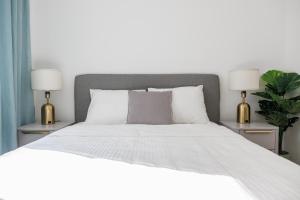 Stylish City Suite, Balcony, Augarten & Center