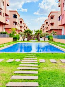 Confortable I Moderne I Vue Piscine I A Targa