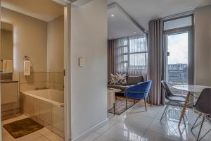 Stunning 1 Bedroom at The Median