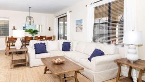 Summer Breeze Villa with Private Pool