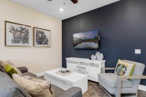 Caribbean Dreamin - Vibrant Margaritaville Resort