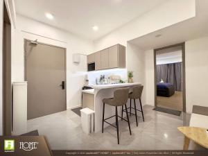 JaydenART Home at Bay Suites