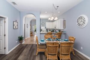 Grand Getaway at Bahama Bay - Penthouse life