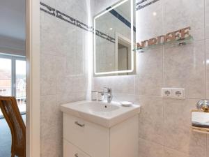 Hoppe 5 Modern retreat