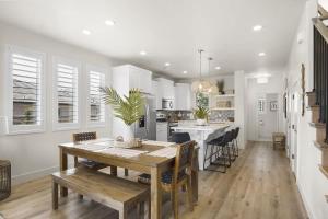 Happy Hawaiian Themed Condo
