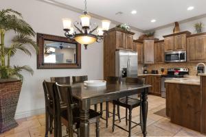 Utahs Beauty with Desert & Mtn Views