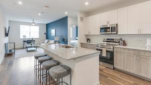 Landing Modern 2BD Clubhouse Gym