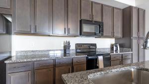 Landing Spectacular 2BD Gym Clubhouse