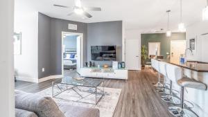 Landing Chic 2BD Clubhouse Gym