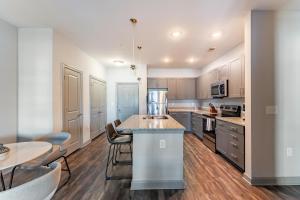 Landing Modern 2BD Gym Pool