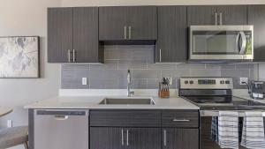 Landing Apartments - Glendale