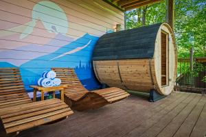 Luxe, Location, Views, Hot Tub, Barrel Sauna & more at Black Bear Tower