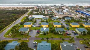 Coastal Clipper - Charming 2 BDR Walk to Beach