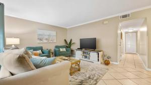 Coastal Clipper - Charming 2 BDR Walk to Beach