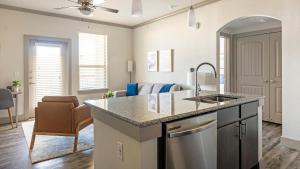 Landing Apartments - Shadow Glen