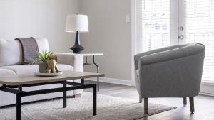 Landing Chic 1BD Pool Clubhouse