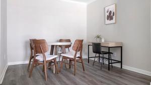 Landing Chic 1BD Pool Clubhouse