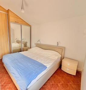 Kumbor sunny port with shared pool