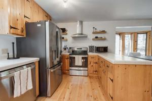 North Lake Hideaway Prime Locale for Outdoor Fun